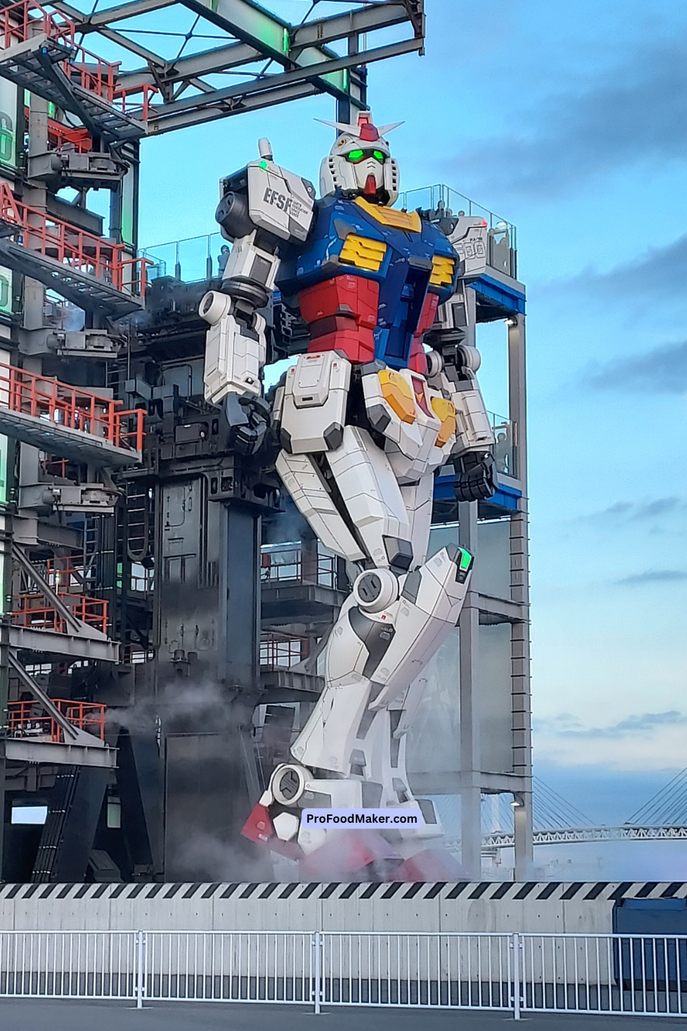 giant moving gundam